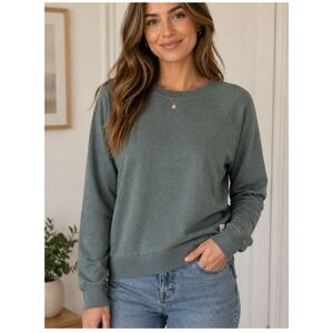 Vuori Women's Halo Long Sleeve Oversized DreamKnit Crew Neck Green Size Large